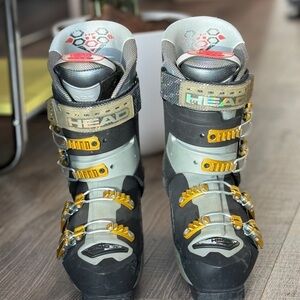 HEAD World Cup RS80 (27.0/27.5) Ski Boots with Gold Accents